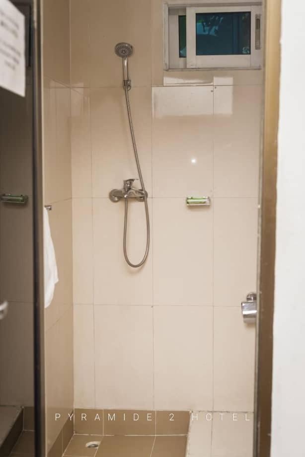 Pyramide II Hotel คินชาซา ภายนอก รูปภาพ